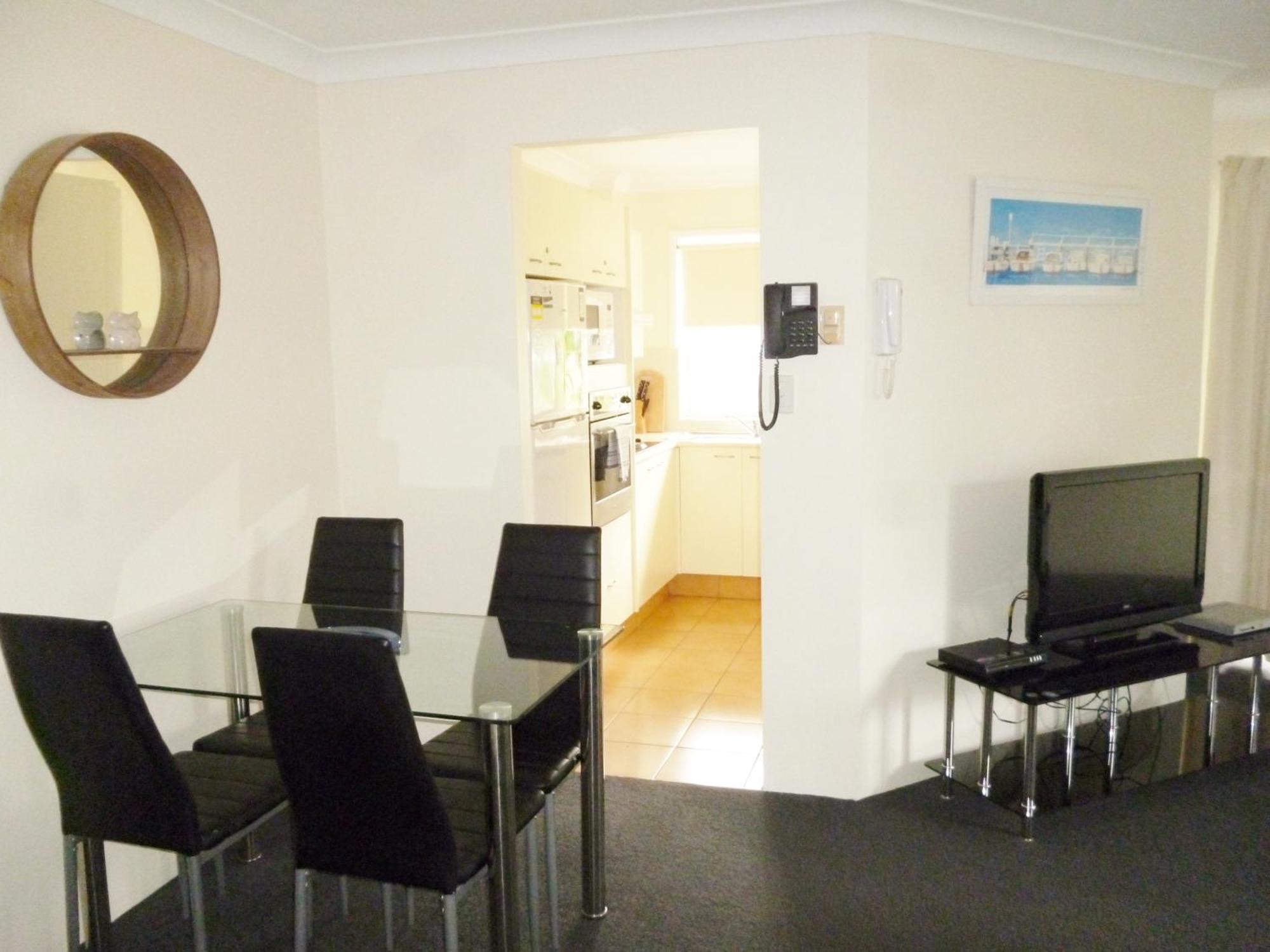 Le Lavandou Holiday Apartments โกลด์โคสต์ ภายนอก รูปภาพ